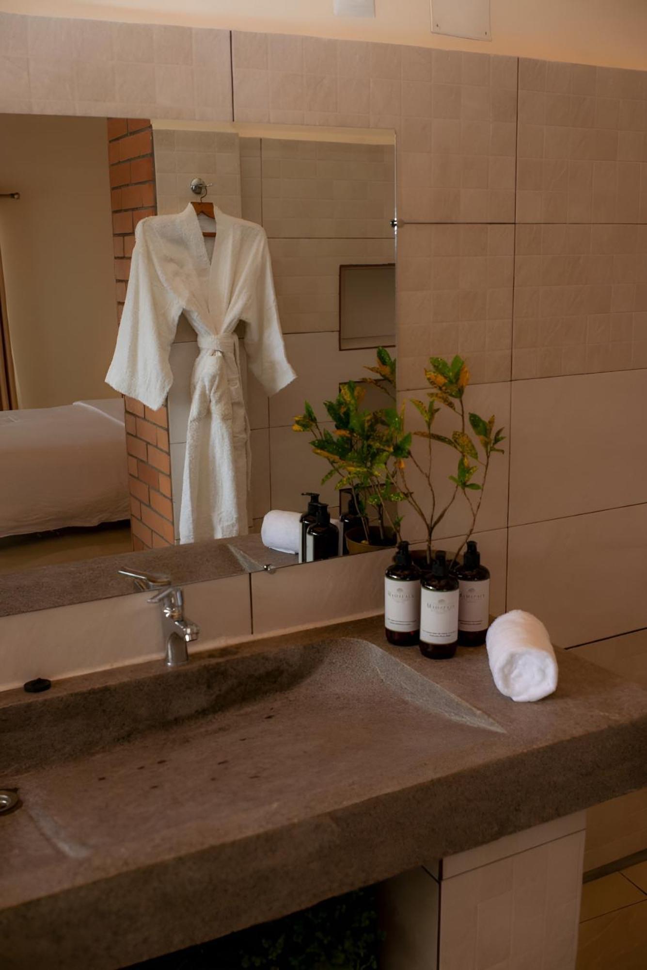 Mahafaly Hotel & Resort Antsirabe Eksteriør bilde